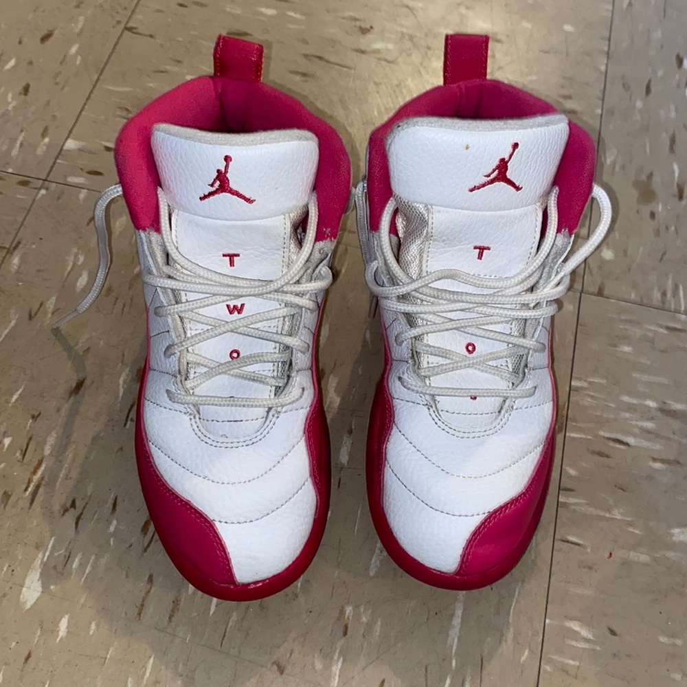 Kids Jordan pink 12s